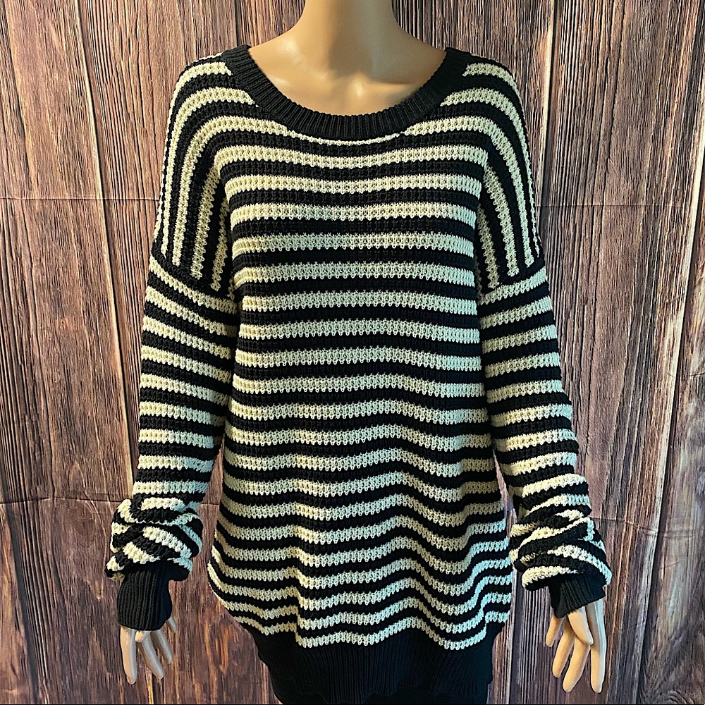 Brunswick garments classic fit size large cream navy blue knit stripped